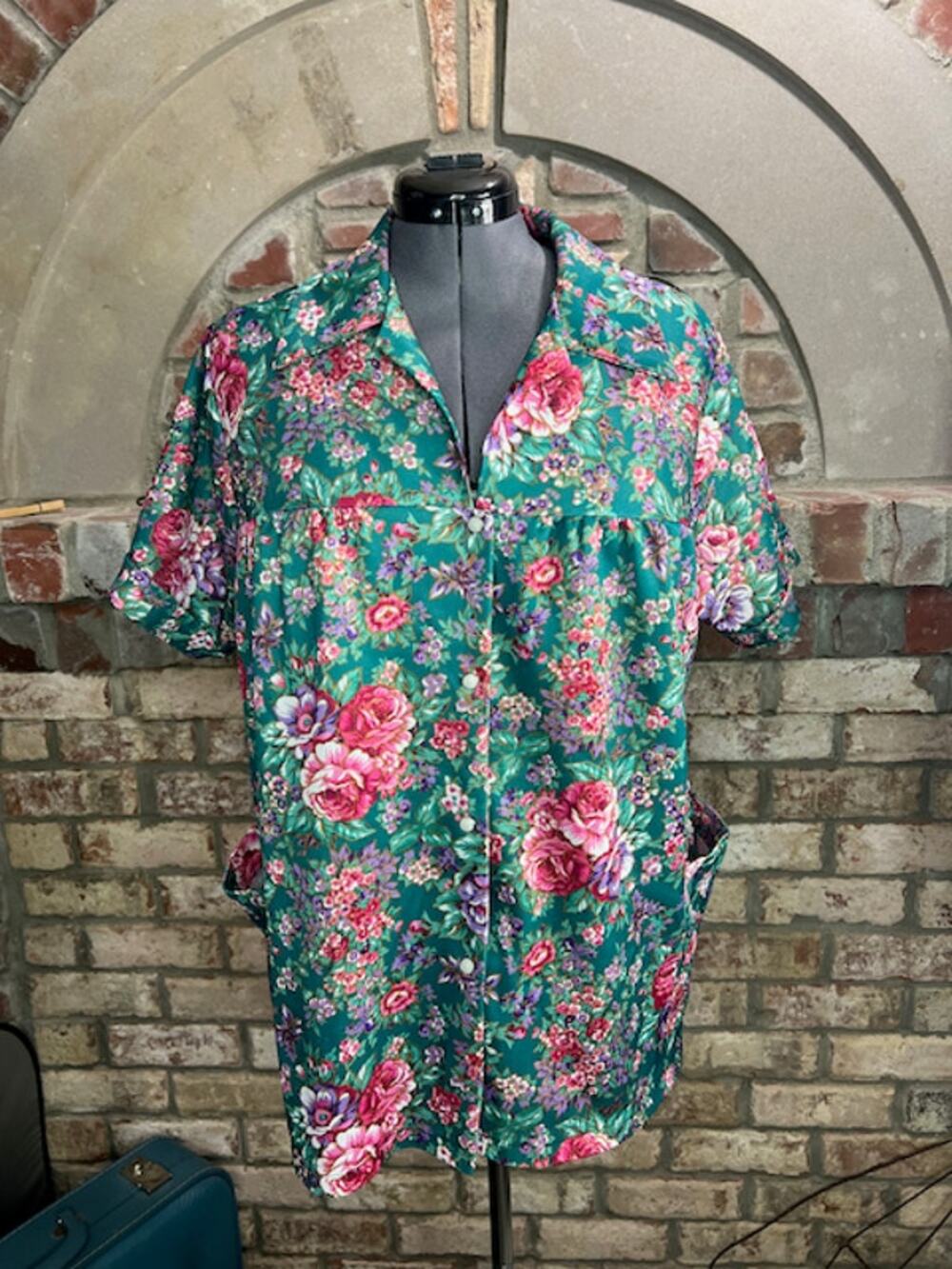 shirt blouse snap front floral pockets pink green purple